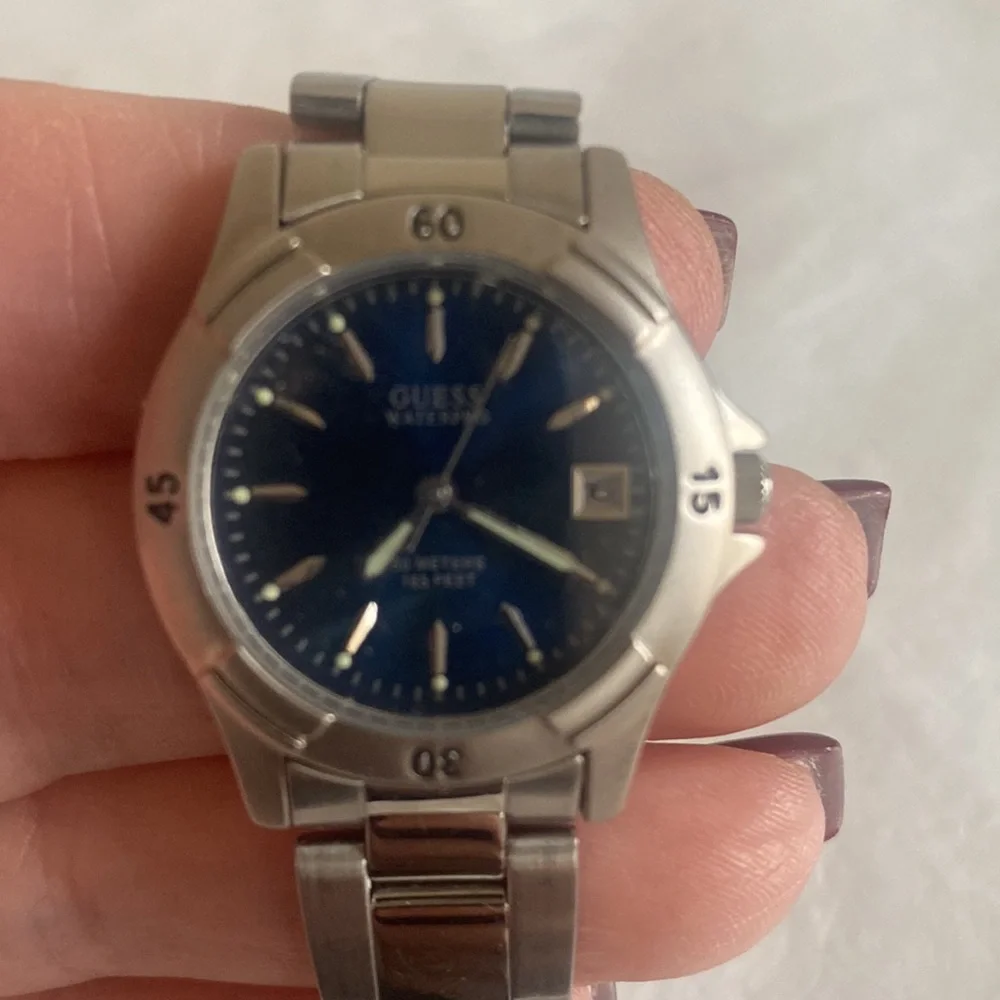 GUESS Silver Tone Stainless Calendar Wrist Watch $65 NWT Working Battery